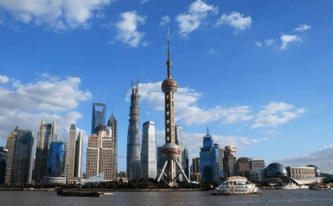 上海，融合现代化与文化传承的国际都市之光